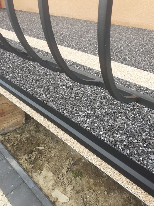 Kamienny dywan żywica zywica do garazu UV posadzki żywiczne