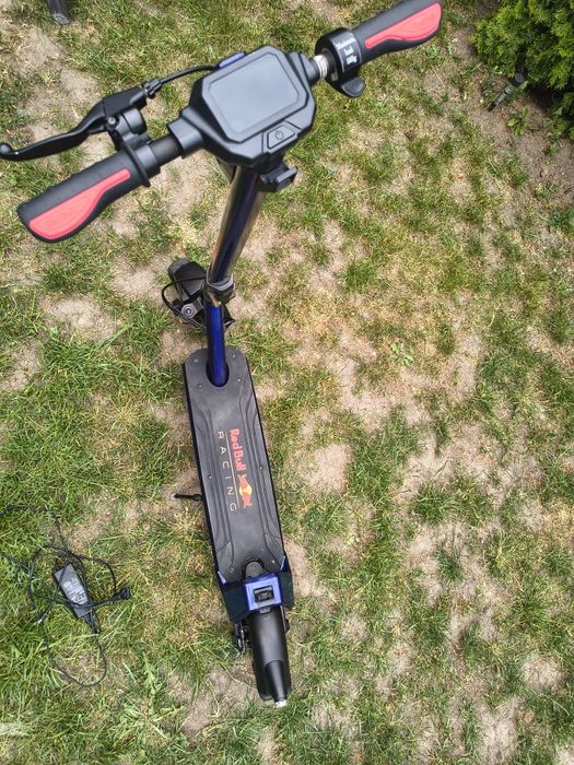 Hulajnoga elektryczna RED BULL tempomat