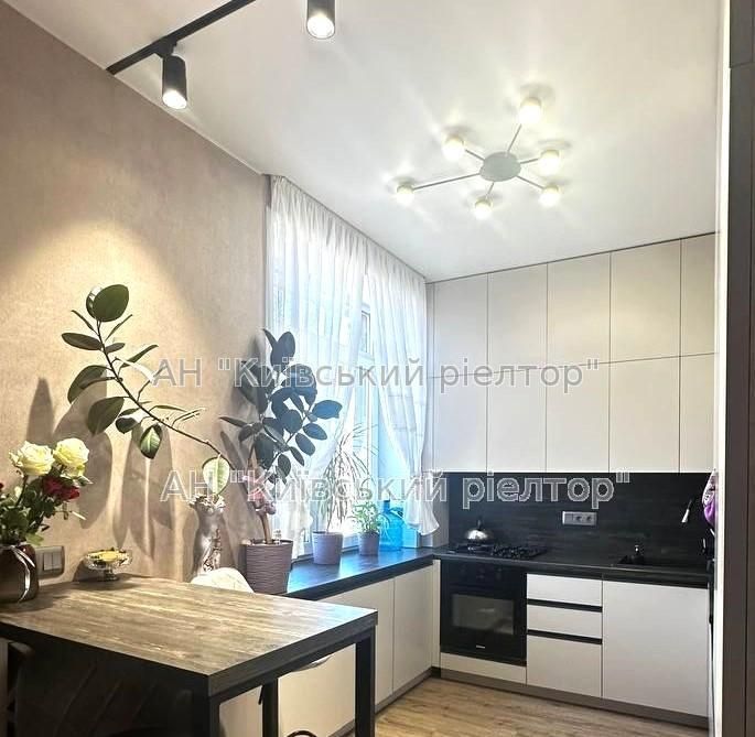 Без %. Продаж стильної 3 кімнатної квартири вул. Пасхаліна, 4/6,