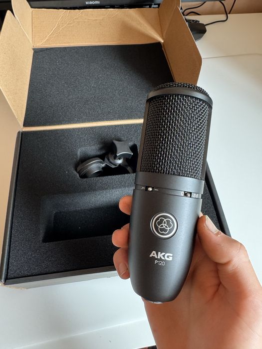 Microfone Condensador AKG P120 - (Como Novo)
