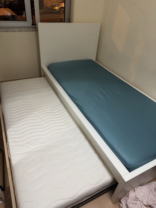 Cama individual c/ dois colchões