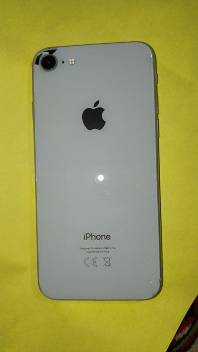 Продам IPhone 8 айфон на 64 гб
