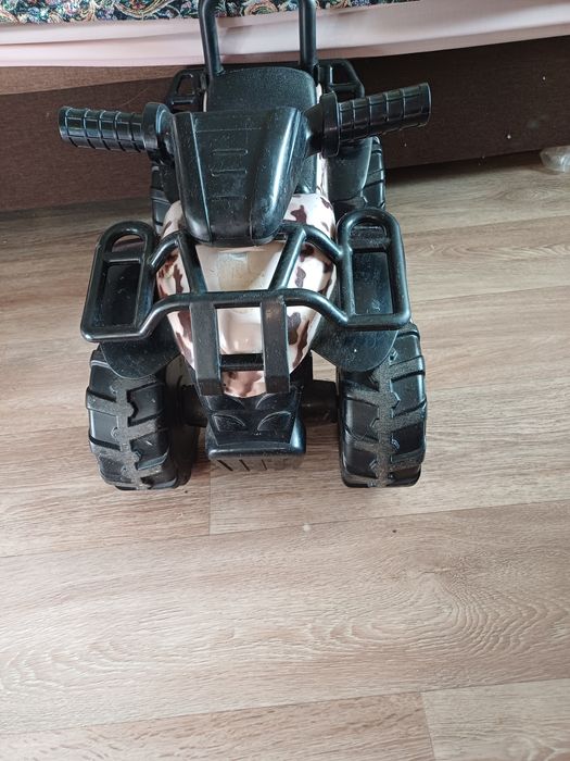 Машинка джип толокар