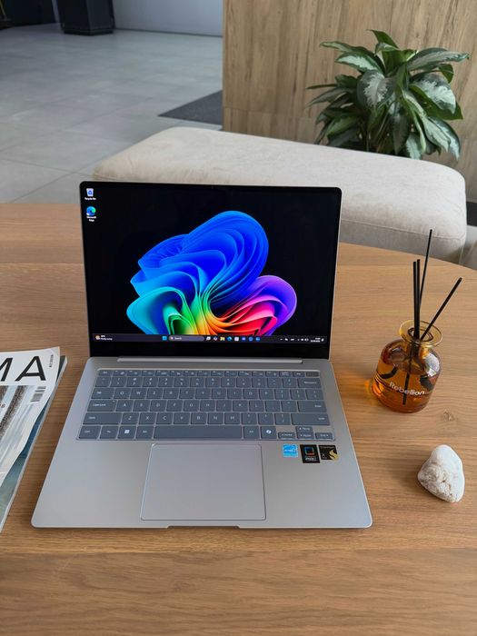 Samsung Galaxy Book4 Edge 14" 3K 120hz | Snapdragon X Elite | 16/512GB