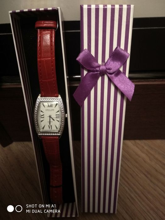 Продам новые часы наручные Орифлейм