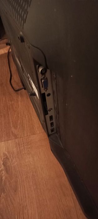 Telewizor JVC LT-32E33B(A) plus uchwyt