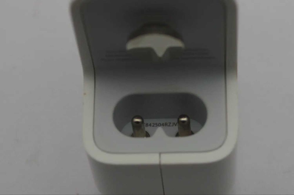 Зарядний  оригінал Apple MacBook 30W USB-C Power Adapter A1882/2164