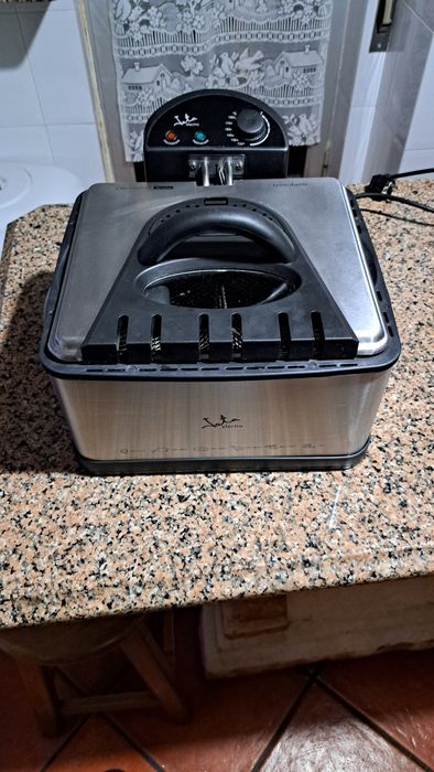Vendo esta fritadeira elétrica usado