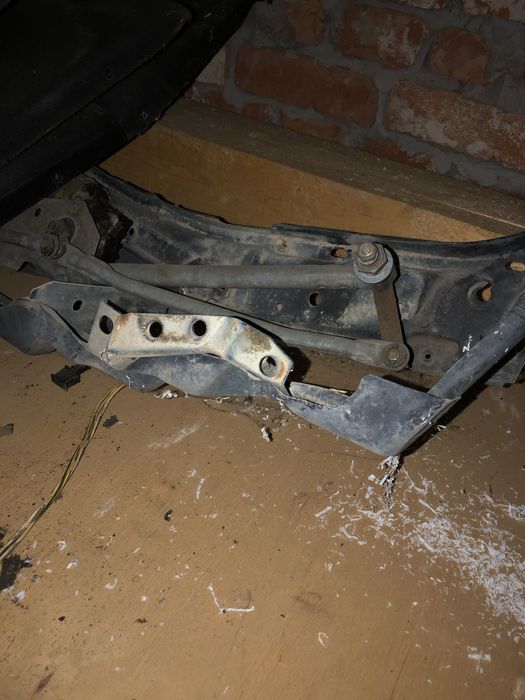 Запчастини пасат б4