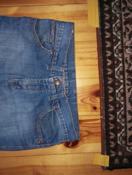 Bardzo fajne modne jeansy męskie firmy Bridle