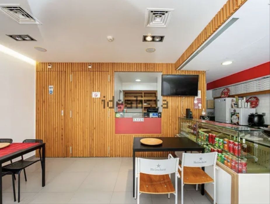 Trespasse de Pizzaria em Cascais (renda apenas 560€)