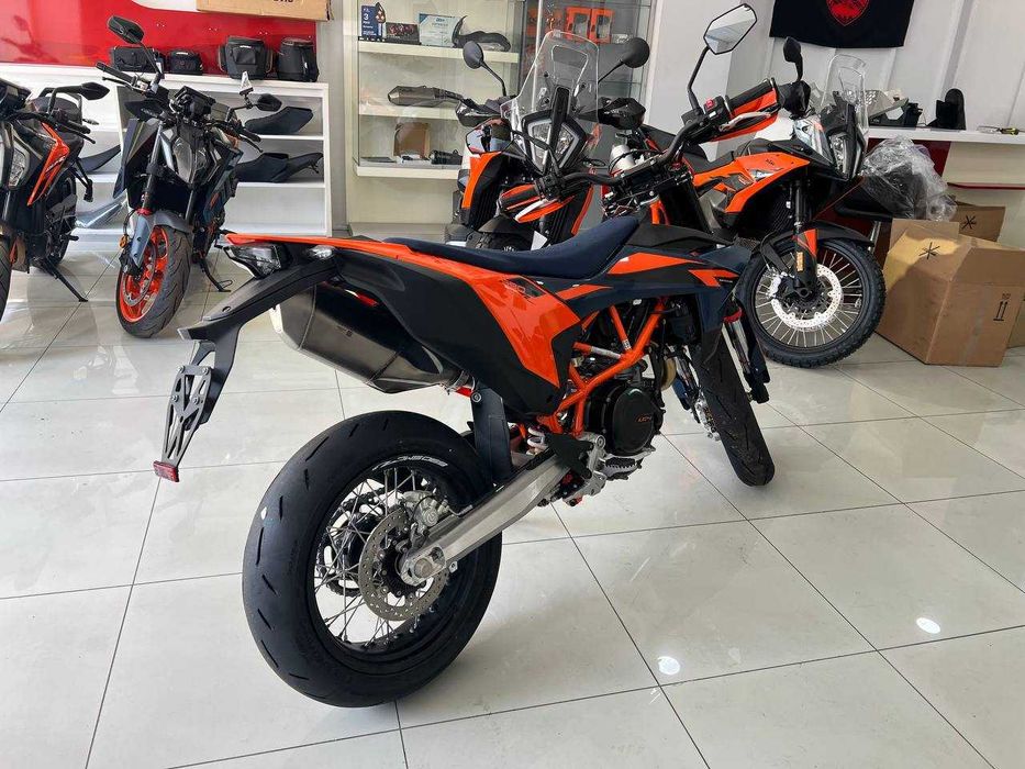 Мотоцикл KTM 690 SMC R