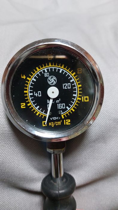 Манометр для вантажних авто