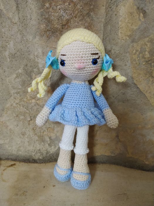 Boneca Loira Amigurumi
