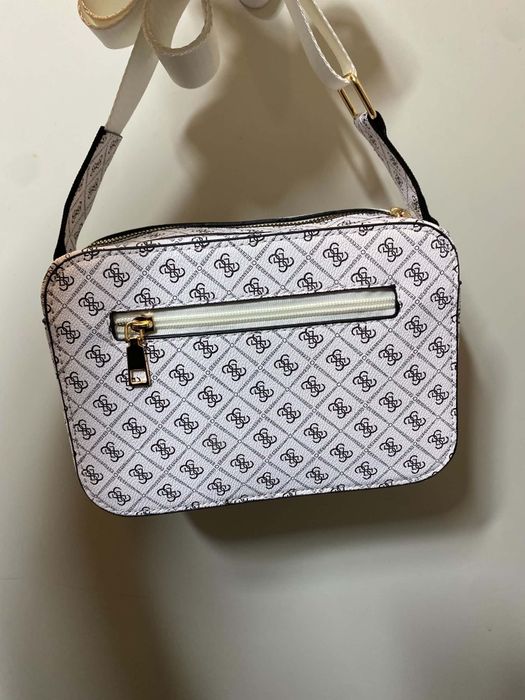 Torebka kuferek guess