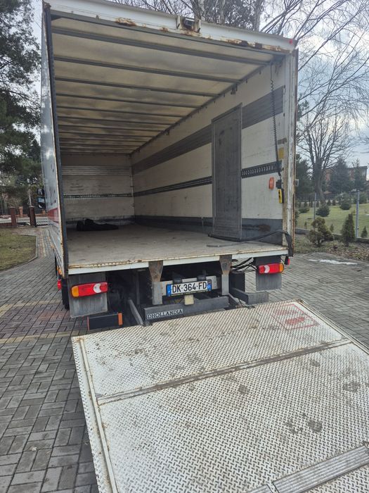 Renault D12 kontener z windą