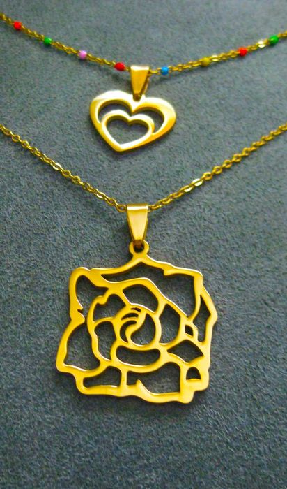 Colar Aço Dourado c/ Flor Grande NOVO