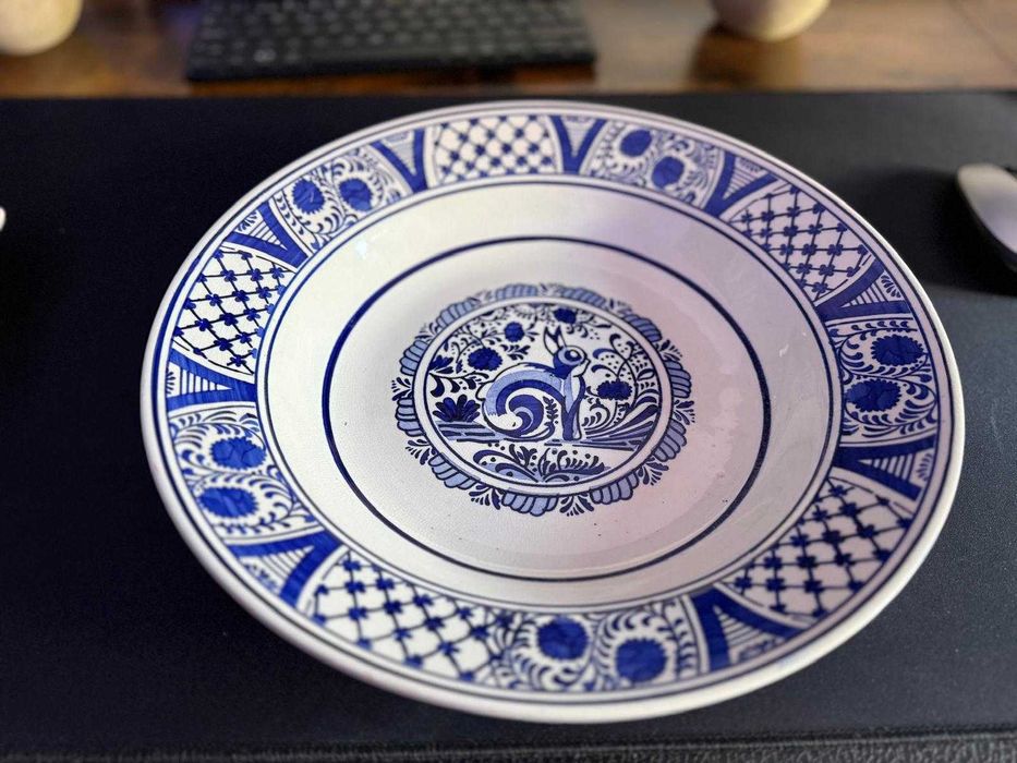 Prato Decorativo Sacavém - Azul e Branco - Motivo Animal