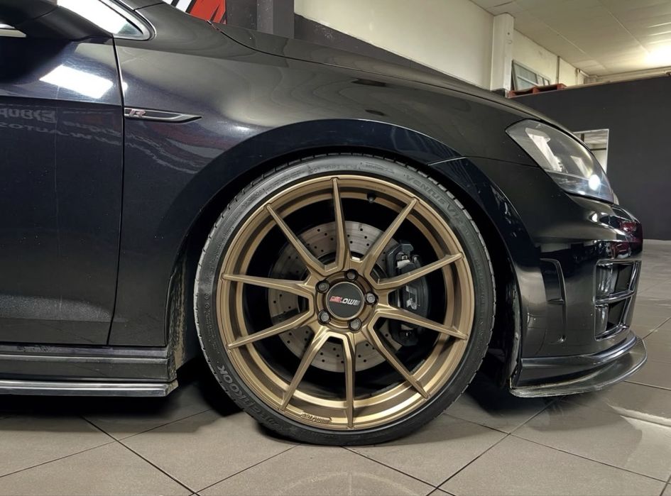 VW Golf VII R 2.0 TSI  300 CV DSG foto 4