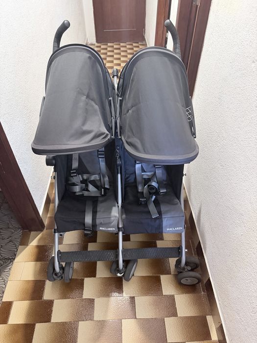 Carrinho de gêmeos como novo