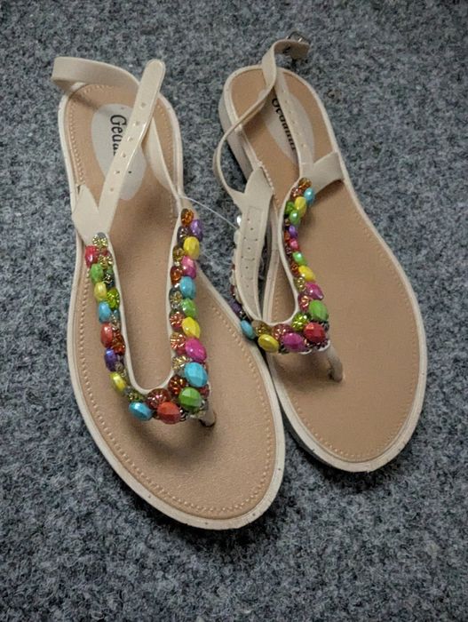 Нові босоніжки 36-37 розмір