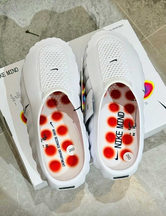 Biały kapcie Nike Mind 001 R.42