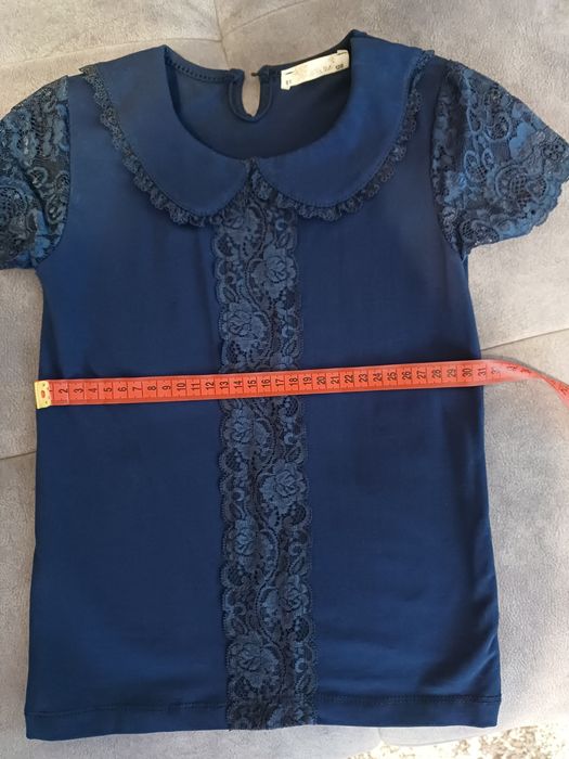 Шкільна футболка для дівчинки