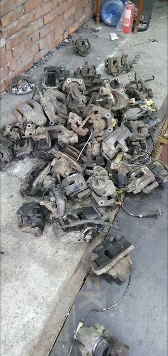 Супорт гальмівний Ауді Порше Фольксваген Шкода. Суппорта Audi