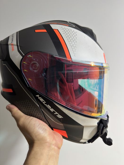 Vendo Capacete esportivo.