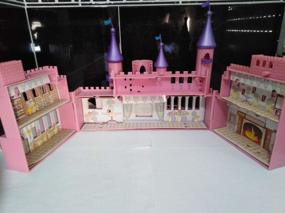 Castelo desdobrável para brincar.
