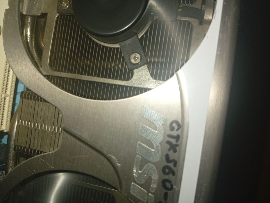 GTX 560 1 gb gddr 5