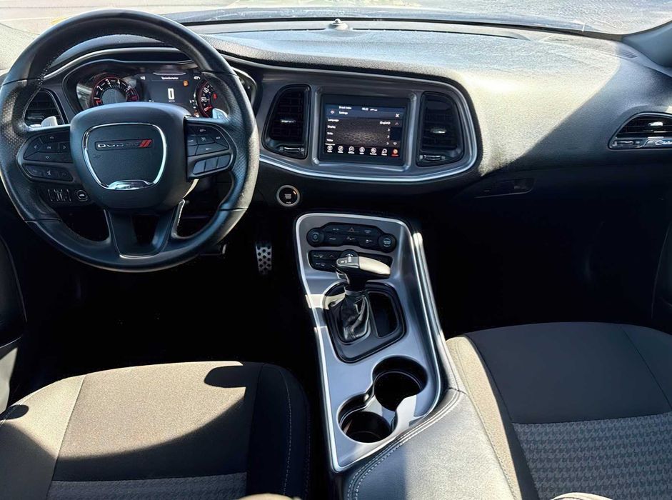 Dodge Challenger RT      2020