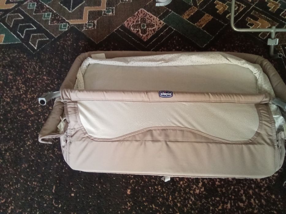 Кроватка - манеж chicco,next to me