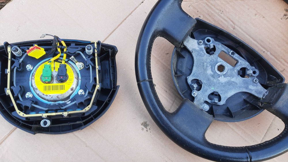 Kierownica kompletna skórzana Ford Fiesta mk6 Fusion skóra ładna nie wytarta