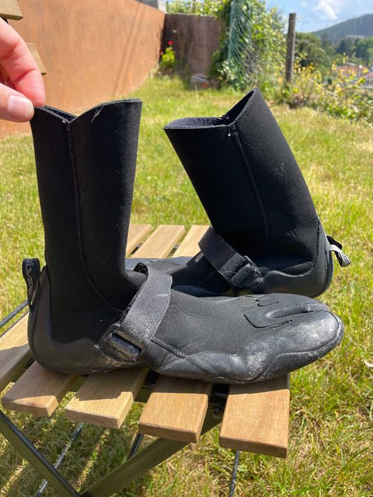 Quiksilver surf boots, size 43 (EU).