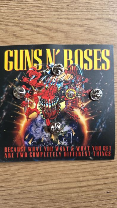Guns & Roses pins