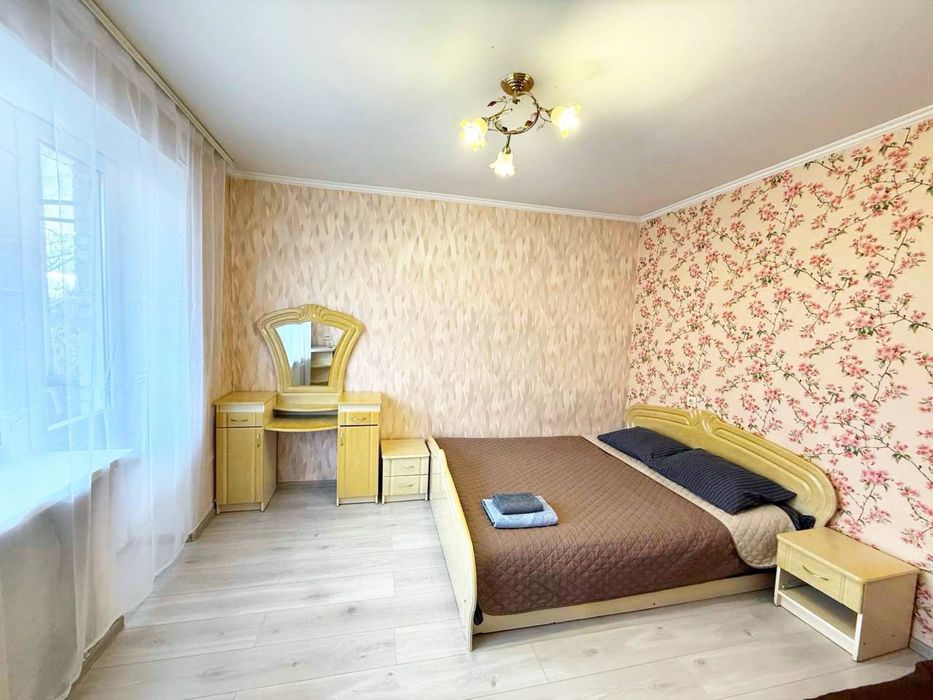 Здам 1 кімнатну квартиру подобово. Бойлер/ WI-FI