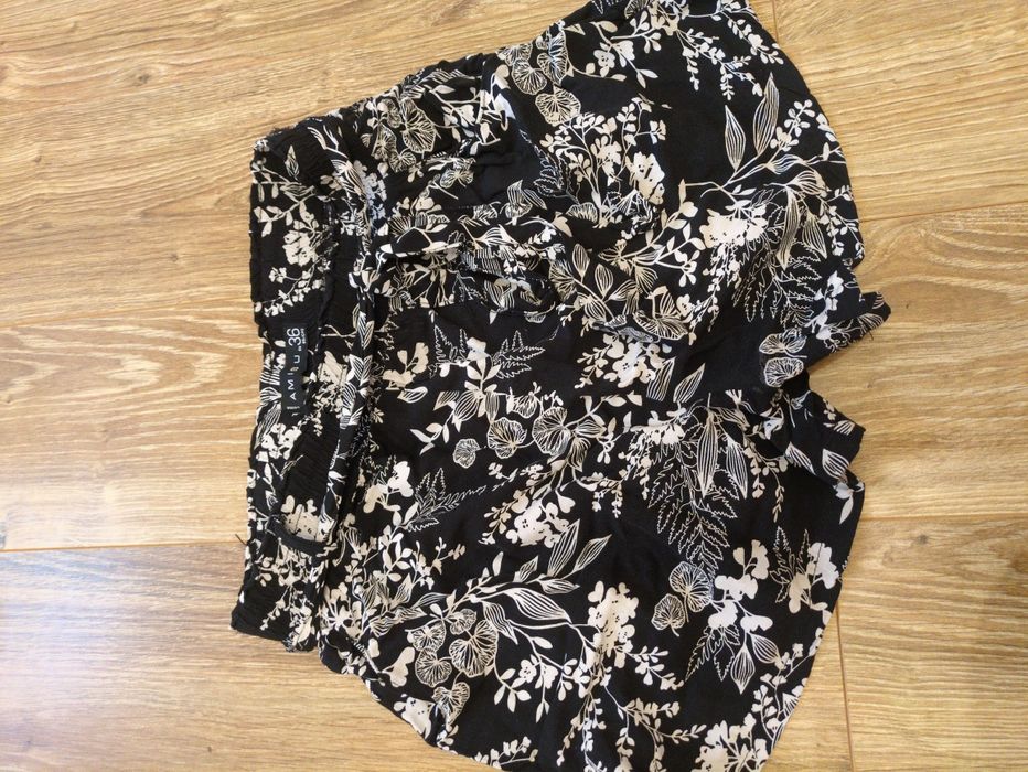 Szorty spodenki luźne przewiewne new yorker amisu czarne s 36 kwiaty