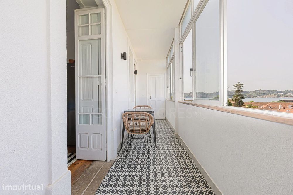 T6 com 130m2 Vista Rio à Rua da Junqueira - Belém