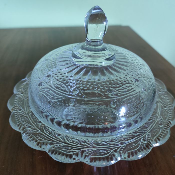 Stara szklana paterka, cukiernica.