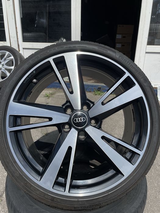 Продам комплект оригинальных дисков Audi