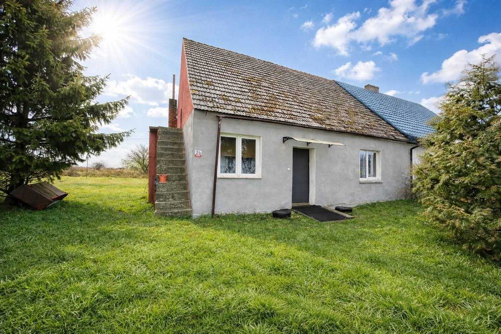 Na sprzedaż pół domu w Sadlnie ok 80m2 z ogrodem