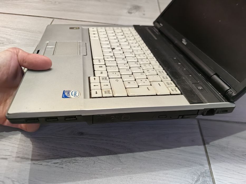 Fujitsu Siemens Lifebook E8310