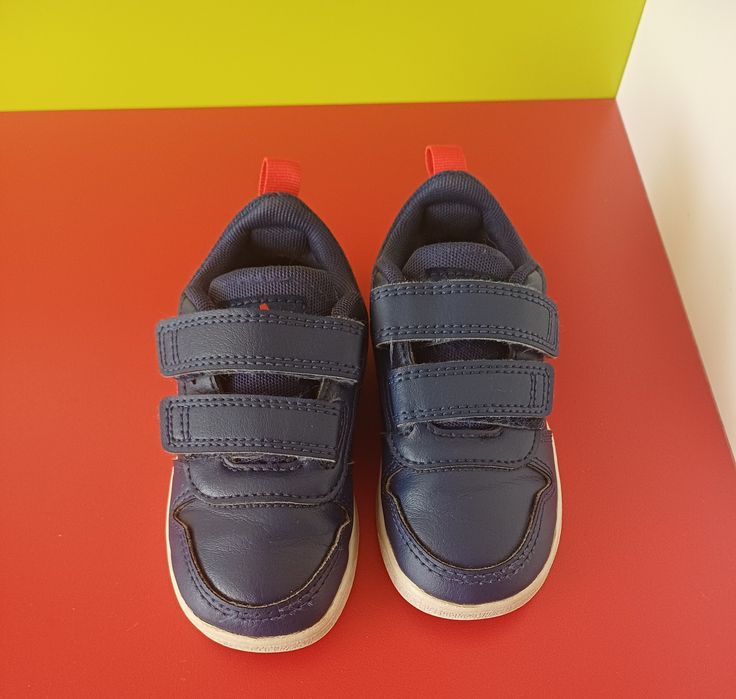 Дитячі кросівки Adidas