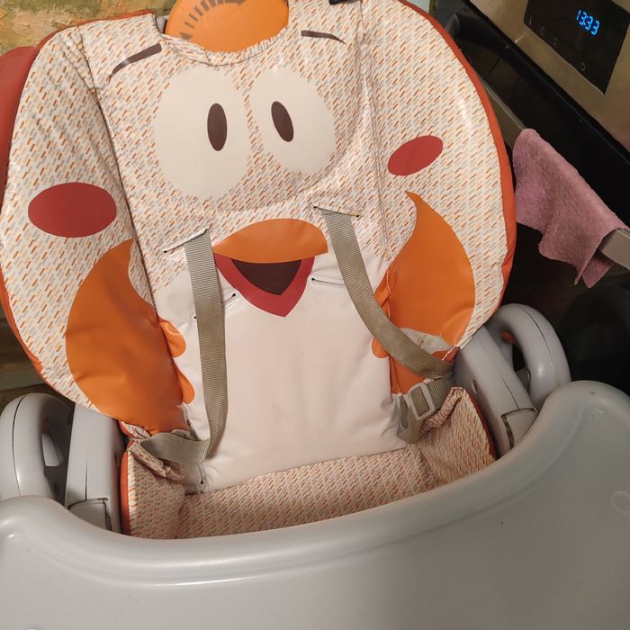 Стілець для годування