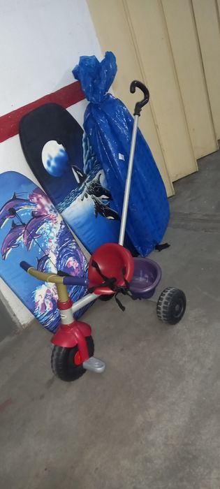 triciclo com empurrador