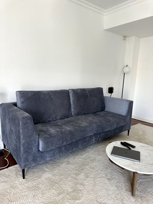 Sofa Cinzento 3,5 lugares Semi Novo c/ 3 Meses de Utilização
