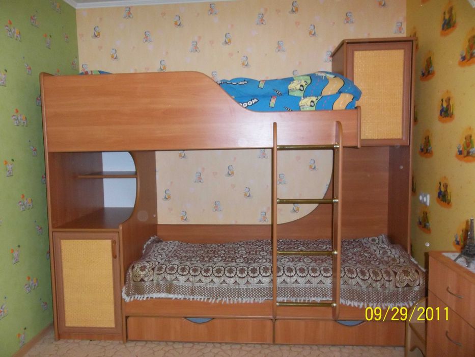 Дитячі меблі столи шафи ліжка  виготовлення на замовлення