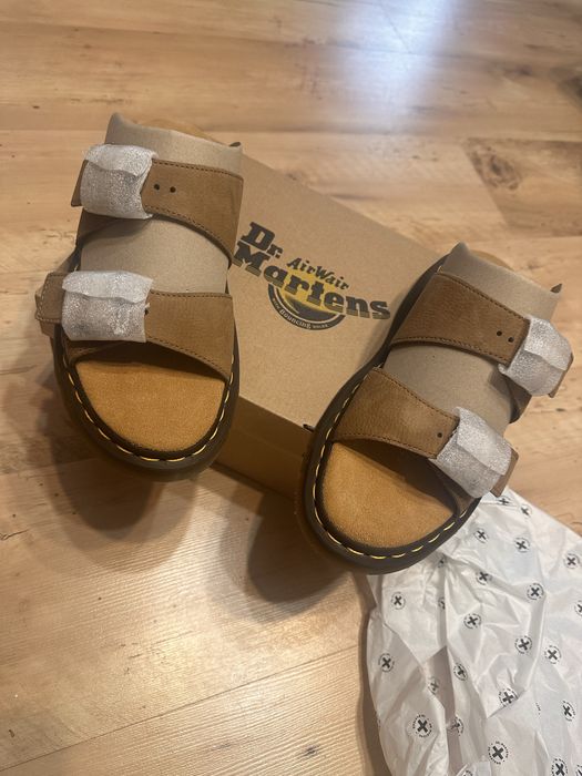 Nowe sandały klapki Dr Martens Josef