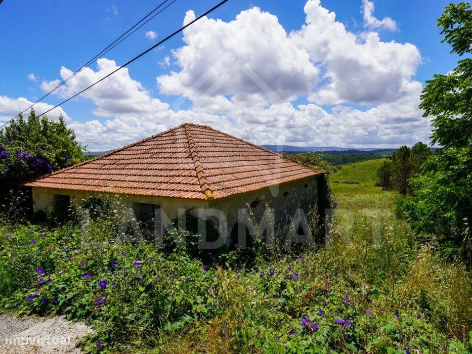 Moradia T2 para restaurar - Montes